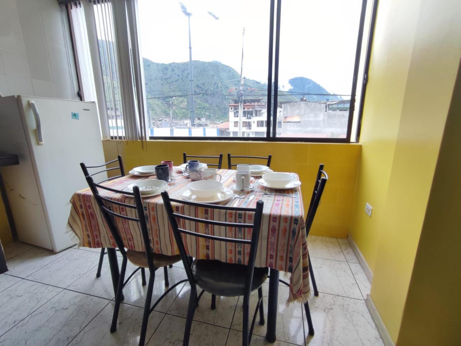 Mayra'S Apartments And Spanish School Baños Eksteriør bilde