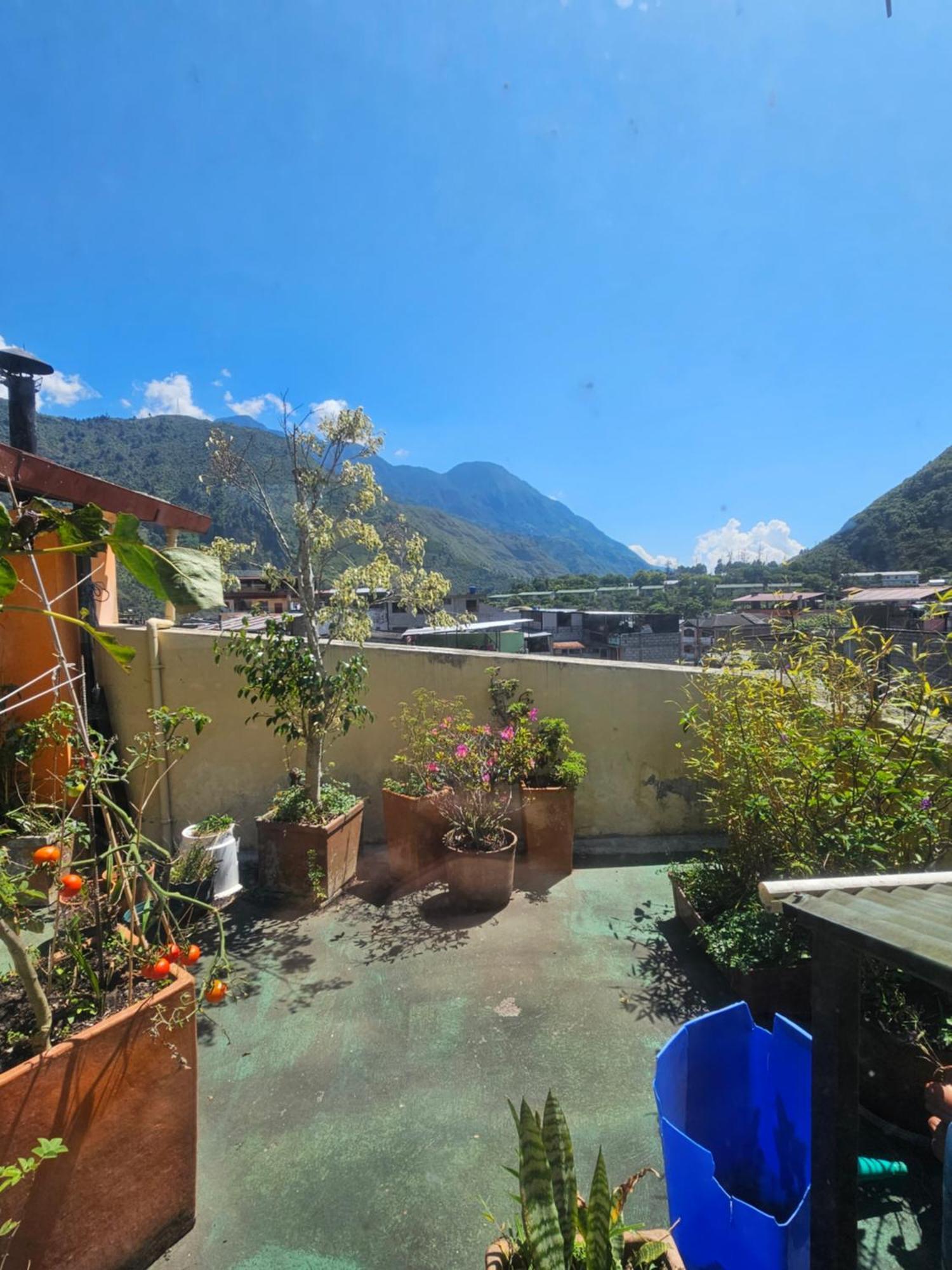 Mayra'S Apartments And Spanish School Baños Eksteriør bilde